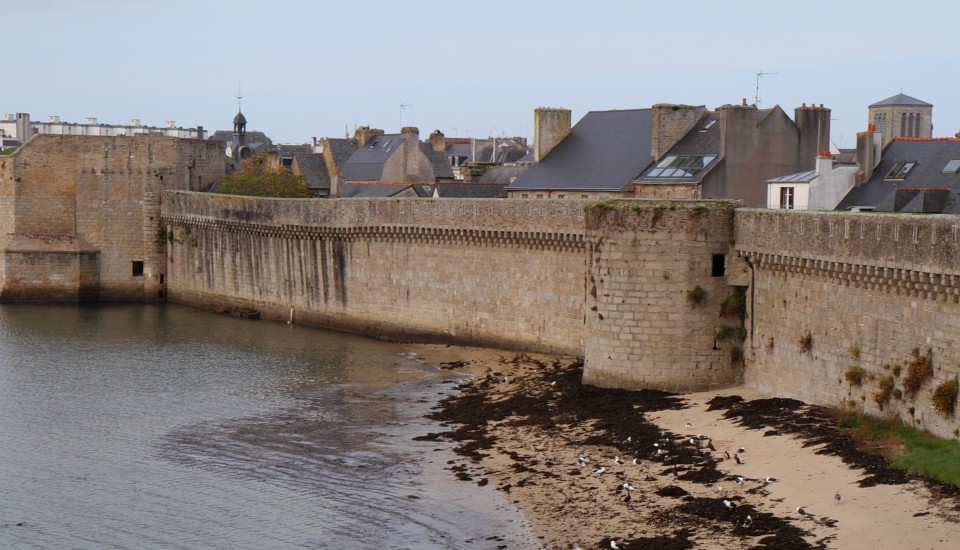 Concarneau in der Bretagne: Die Festungsmauer der Ville Close