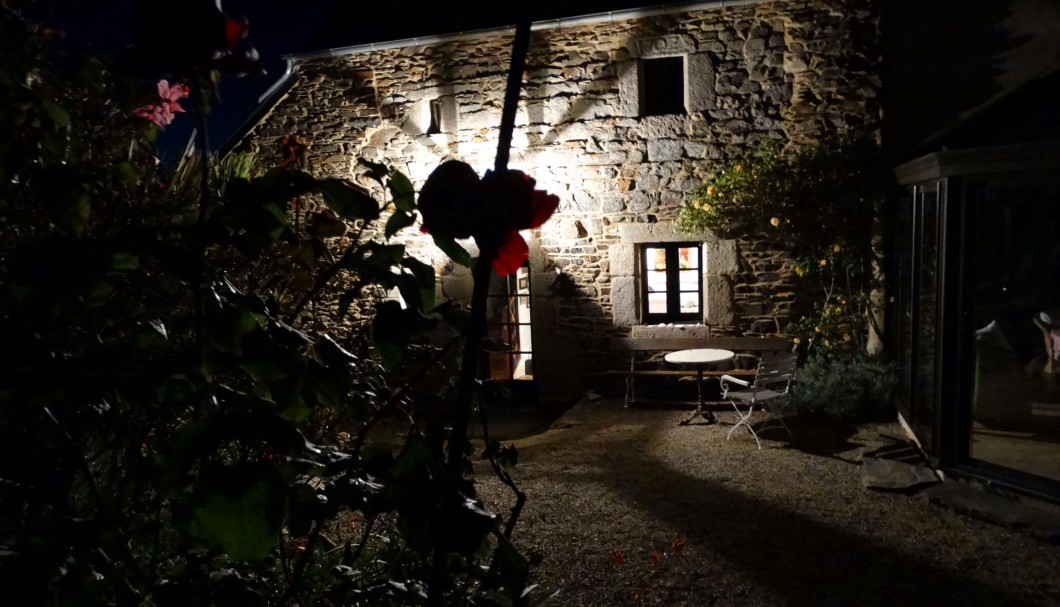 Ferienhaus Bretagne TyCoz bei Nacht