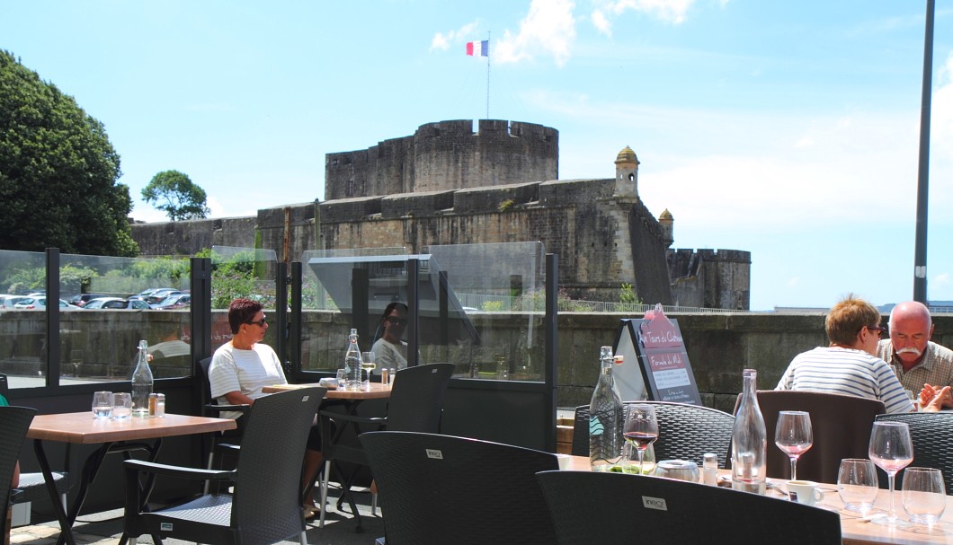 Restaurant vor der Festung Brest