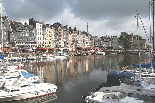 Anreise in die Bretagne: &Uuml;bernachtung in Honfleur.
