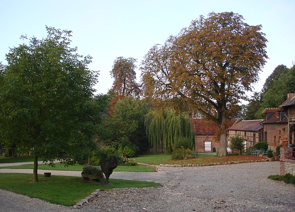 Bretagne-Anreise durch die Normandie: &Uuml;bernachtung in Neufch&acirc;tel-en-Bray.