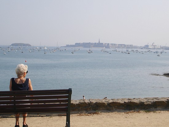 Dinard in der Nord-Bretagne: Blick auf St-Malo.