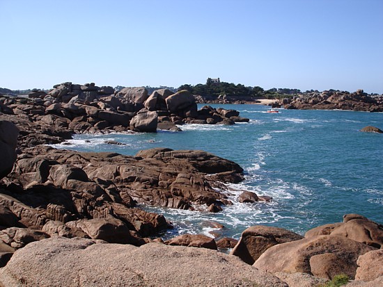 Bretagne-Nordk&uuml;ste: Rosa-Granit-K&uuml;ste bei Ploumanac&acute;h.
