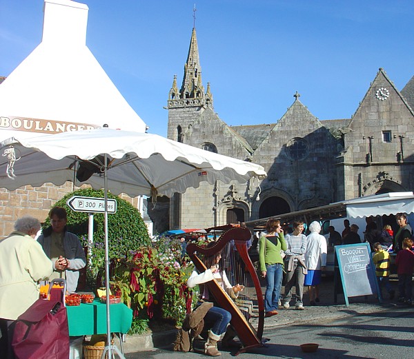 Ferienhaus Bretagne Urlaub: Markt in Plestin-Les-Grèves.