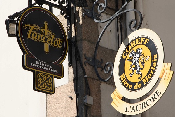 Morlaix an der Bretagne-Nordk&uuml;ste: Bretonisches Bier aus Morlaix - Bier aus der Bretagne.