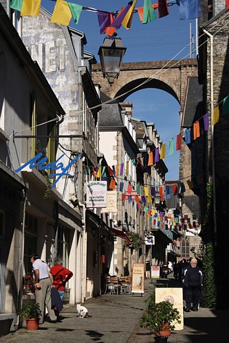 Morlaix an der Bretagne-Nordk&uuml;ste: Das hier geschm&uuml;ckte "Quartier Saint-Melaine" .