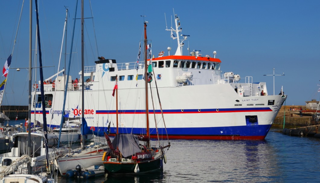 Die Fähre im Hafen der Insel Île de Groix