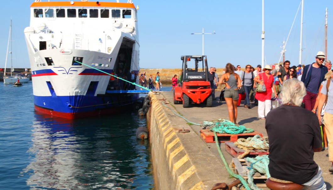 Die Fähre im Hafen der Insel Île de Groix