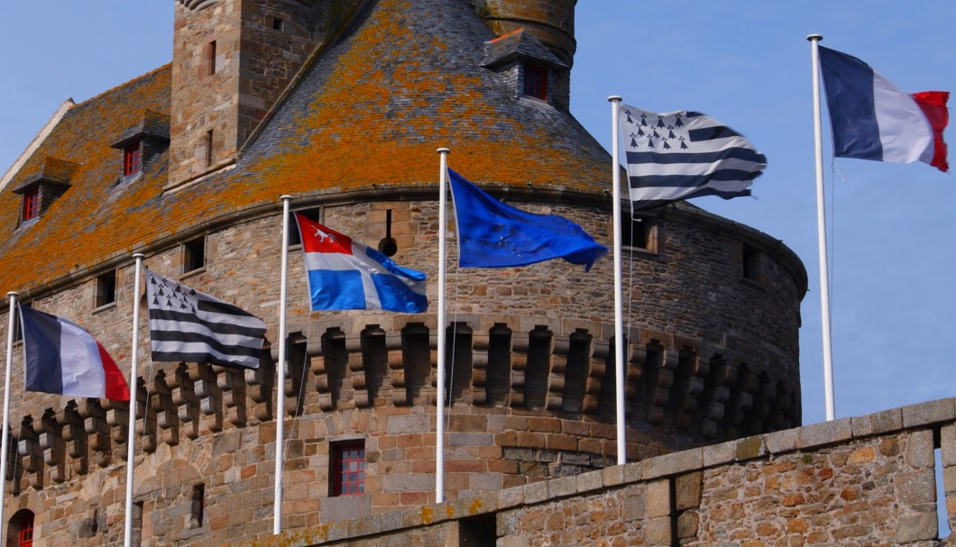 Flagge von St-Malo, Europa-Flagge, bretonische Flagge, Flagge von Frankreich