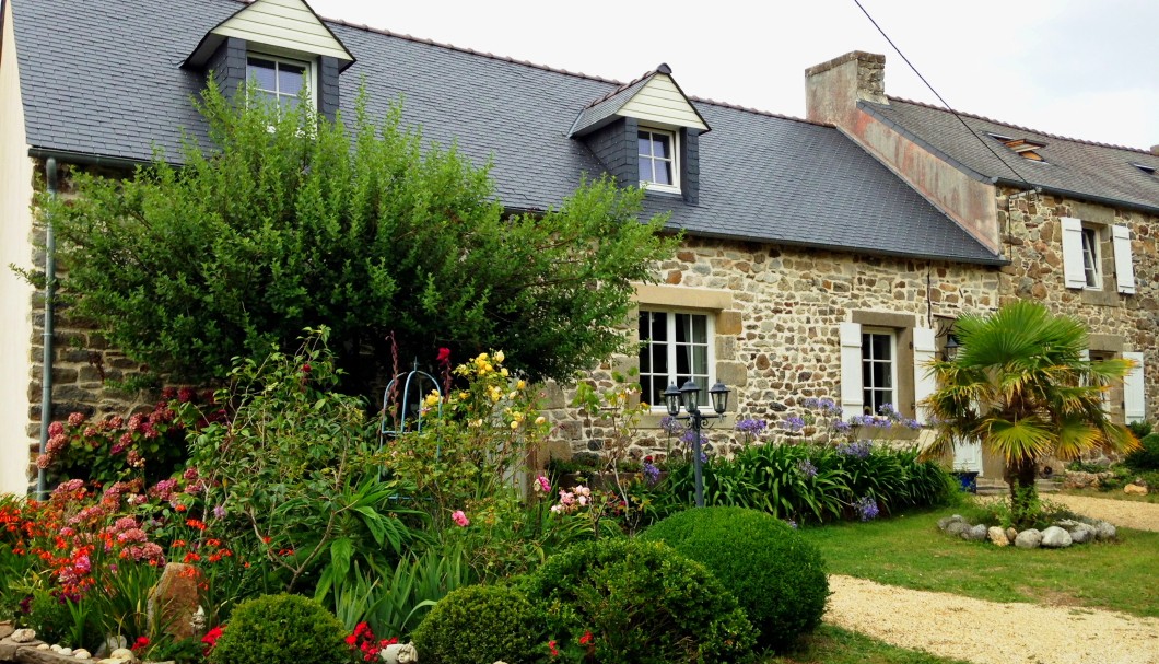 Garten Ferienhaus Bretagne Lescorveau - Es blüht und grünt vor dem Ferienhaus