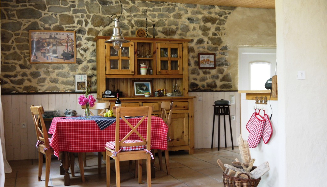 Ferienhaus Bretagne Atlantique - Blick in die Küche
