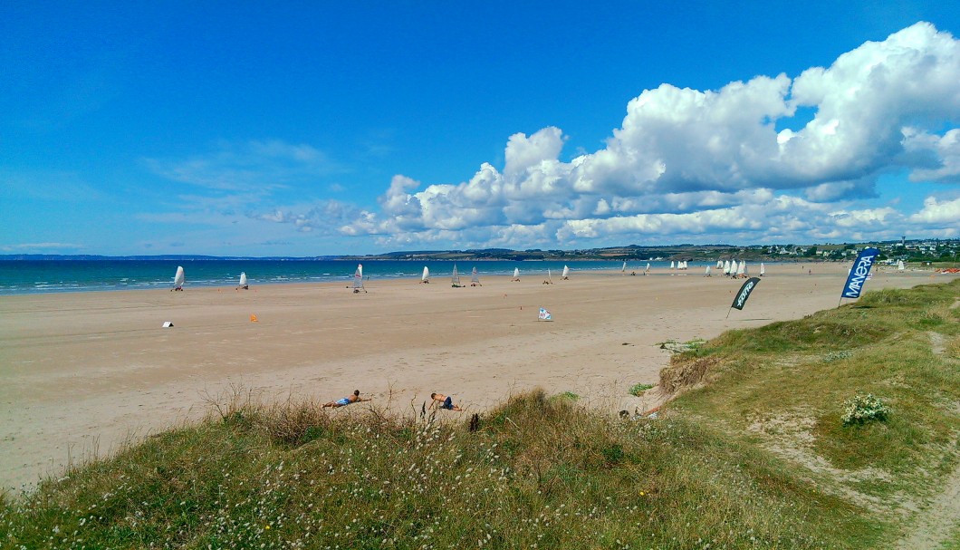 Ferienhaus Bretagne Lescorveau - Strandsegeln am Strand Lestrevet