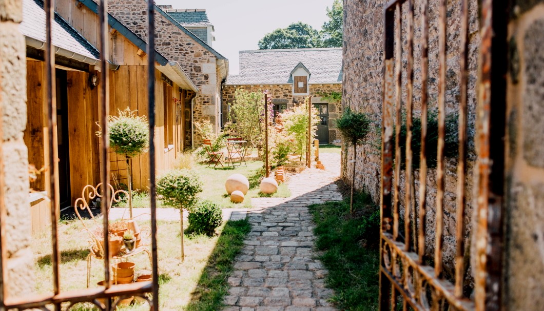 Gästezimmer Bretagne L'Atelier de K Lou - Eingang zum Anwesen