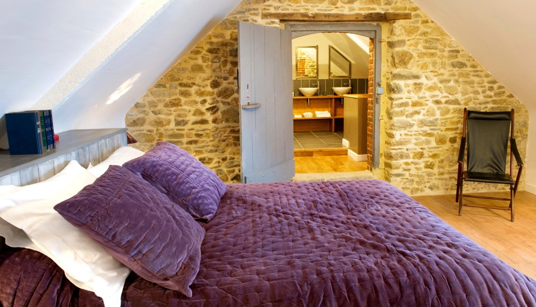 Ferienhaus Bretagne La Grange aux Hirondelles - Schlafzimmer 1 und Bad