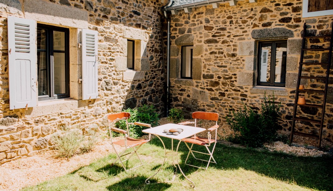 Ferienhaus Bretagne Le Rêve de Jules - Sitzecke im Vorgarten