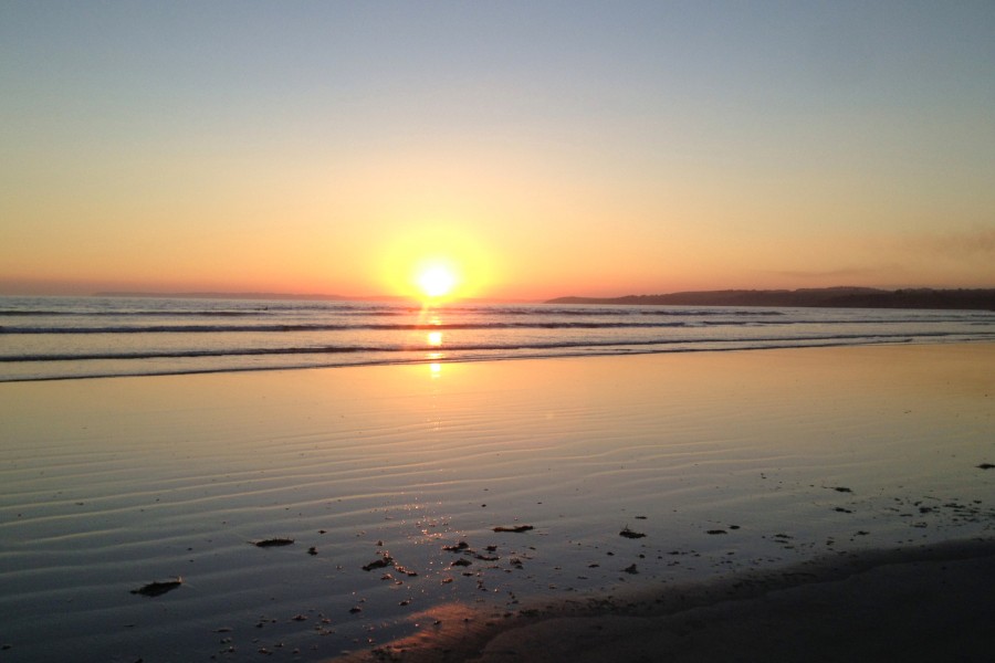 Ferienhaus Bretagne in St-Nic - Sonnenuntergang am Strand von Pentrez