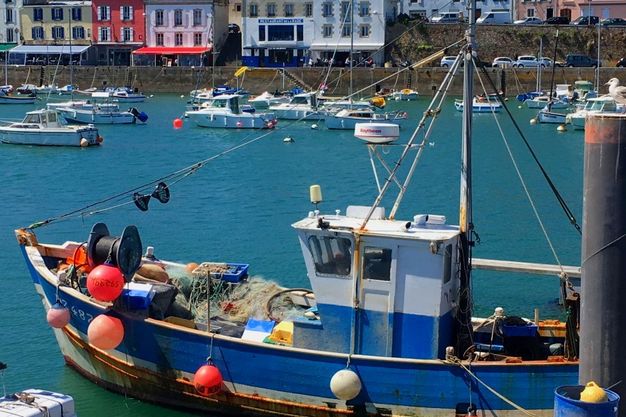 Ferienhaus Bretagne in St-Nic - Fischerboot in Douarnenez