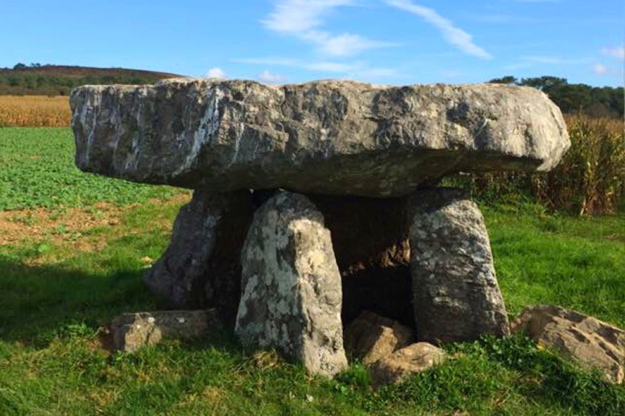 Ferienhaus Bretagne in St-Nic - Dolmen