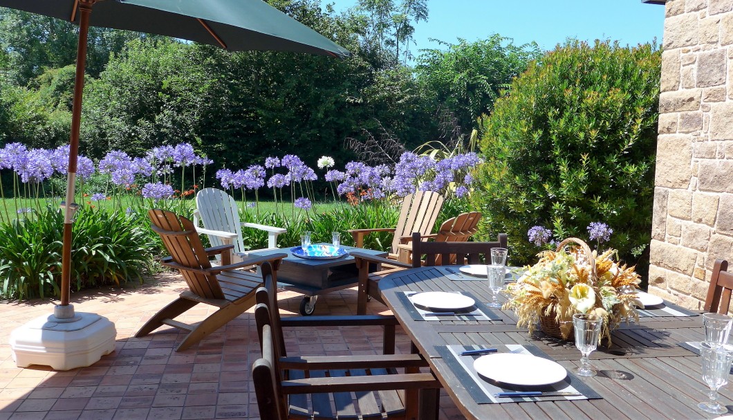 Ferienhaus Bretagne Villa Granit Rose in Trébeurden - Terrasse Gartenblick