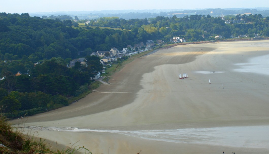 Ferienhaus Bretagne TyCoz - Strand St. Efflam vom Grand Rocher