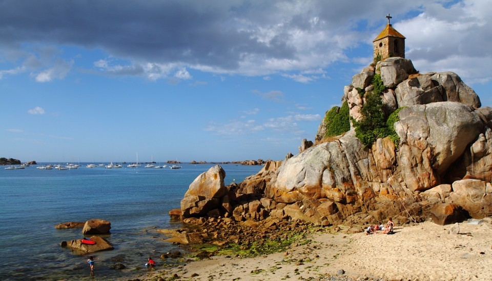 Frankreich-Urlaub der besonderen Art: Port-Blanc an der Nordküste der Bretagne