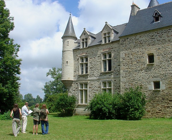 Ferienhaus Bretagne TyCoz: Das kleine Schloss Lézormel.
