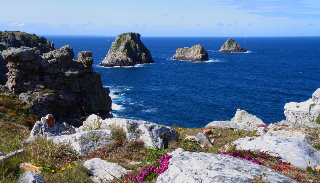 Die Pointe de Penhir auf der Halbinsel von Crozon