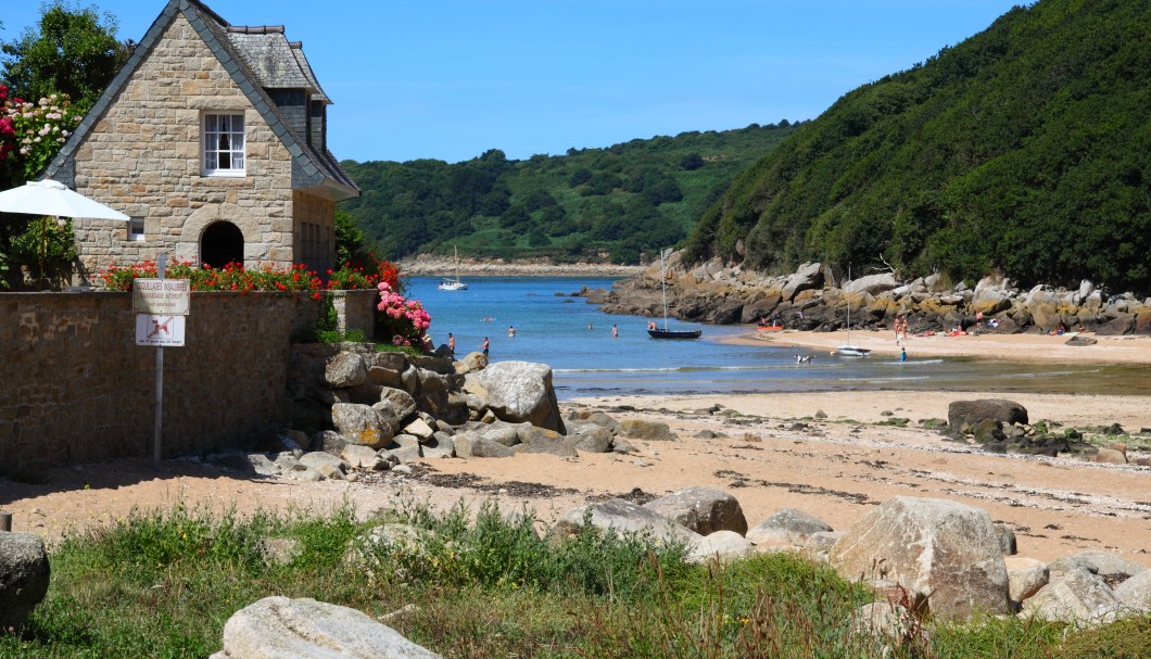 Strand an der Pont-Roux zwischen Locquémeau und Le-Yaudet