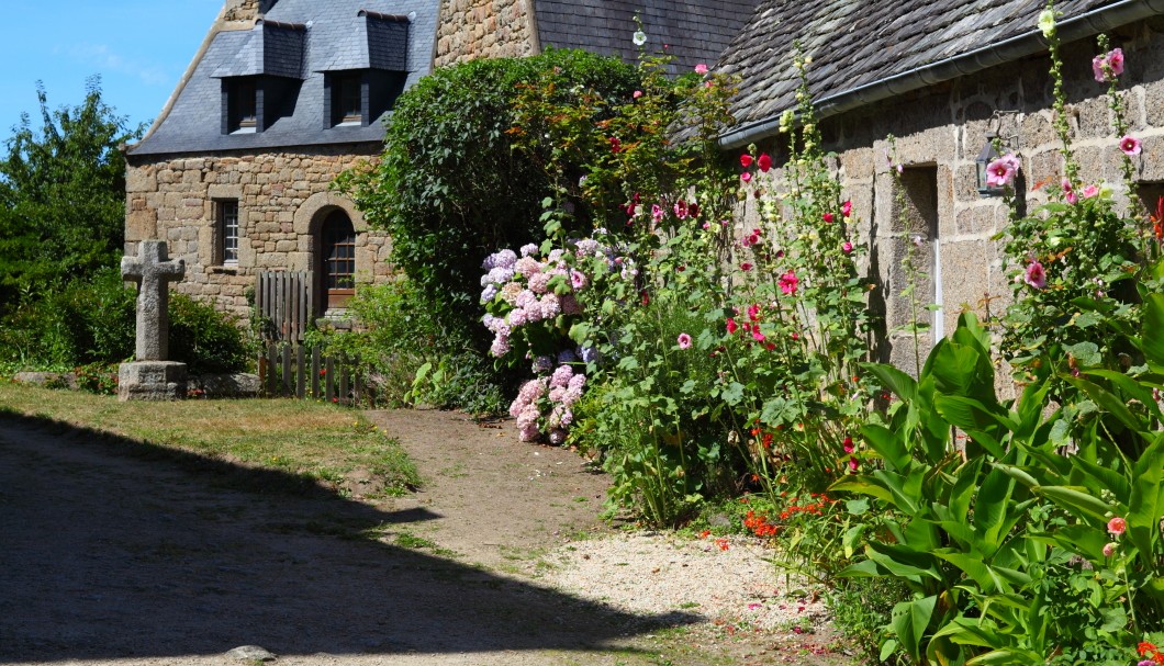 Häuser an der Kapelle von Le-Yaudet