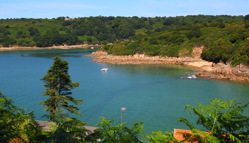 Der kleine Strand zwischen Pont-Roux und Le-Yaudet