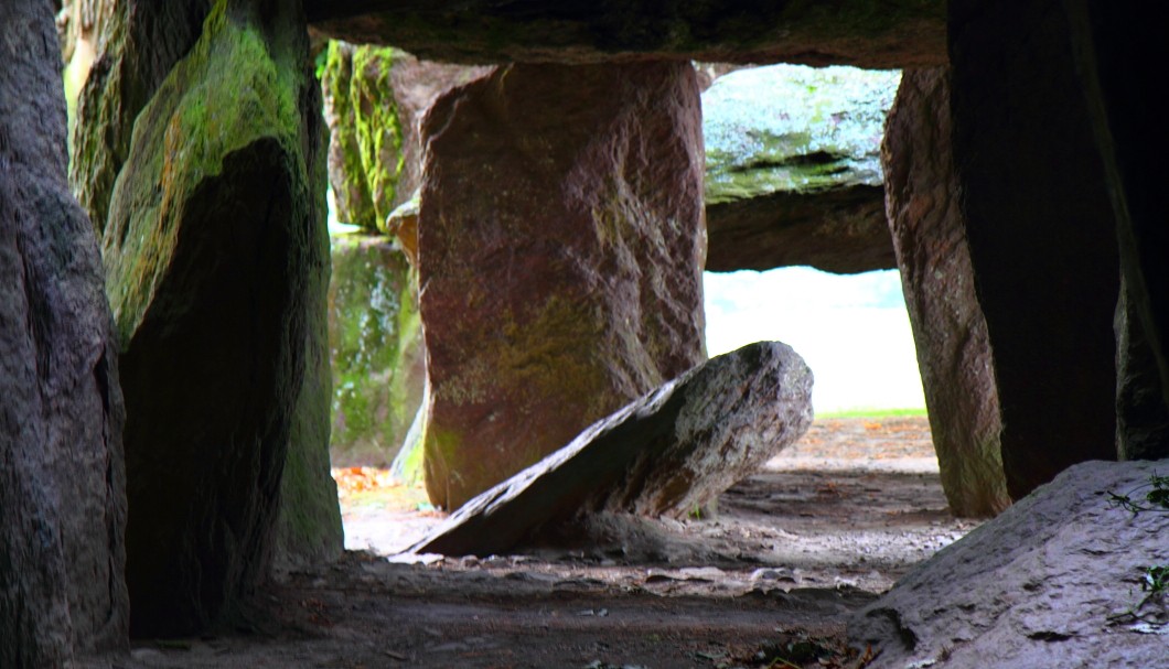 Bretagne-Megalithkultur: Der Dolmen "La Roche aux Fées"