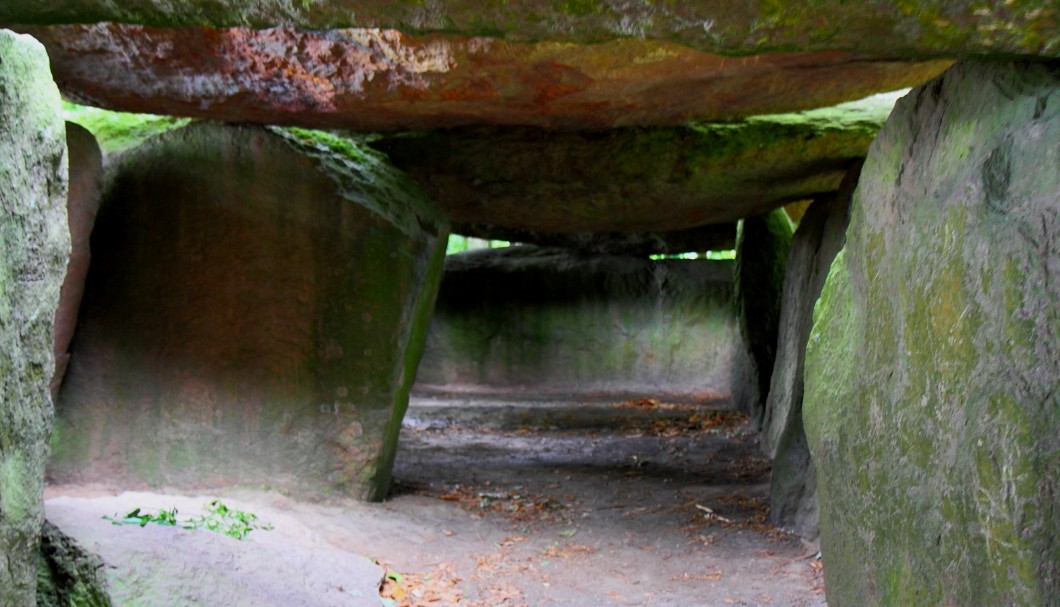 Bretagne-Megalithkultur: Der Dolmen "La Roche aux Fées"