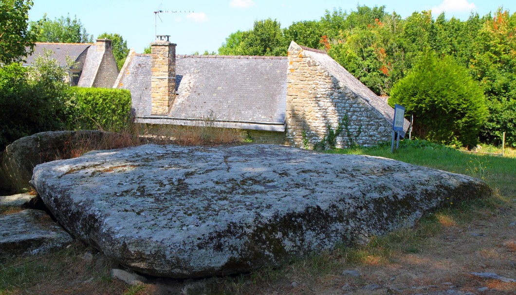 Locmariaquer Dolmen Mané-Lud