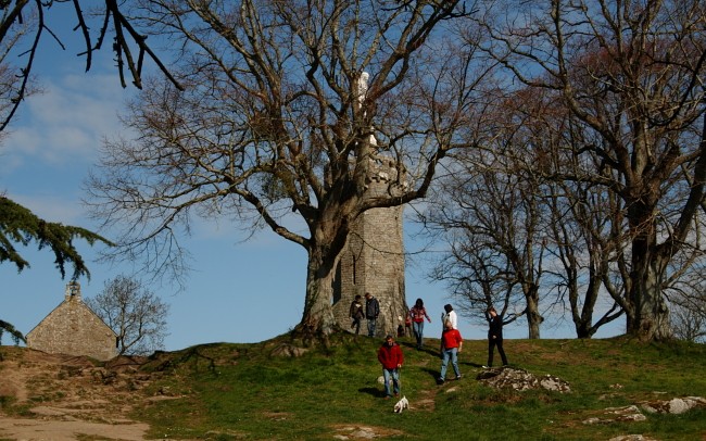 Der Mont-Dol am Tor der Bretagne