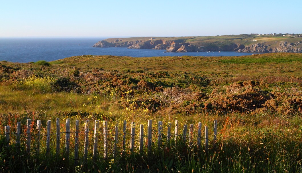 Blick von der Pointe du Raz zur Bucht der Verstorbenen