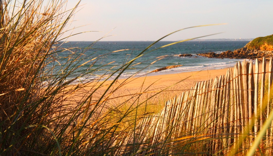 Der Strand Les Sables Blancs in Locquirec