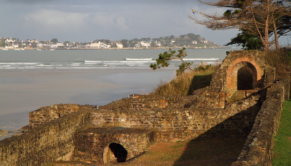 Plestin-les-Grèves: Gallo-romanische Therme