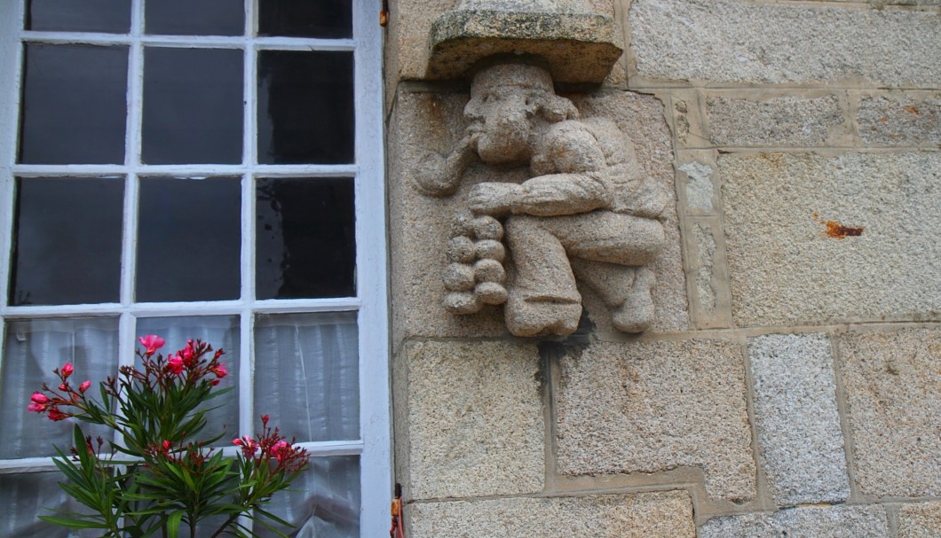 Bretagne Roscoff - Relief mit Zwiebeln