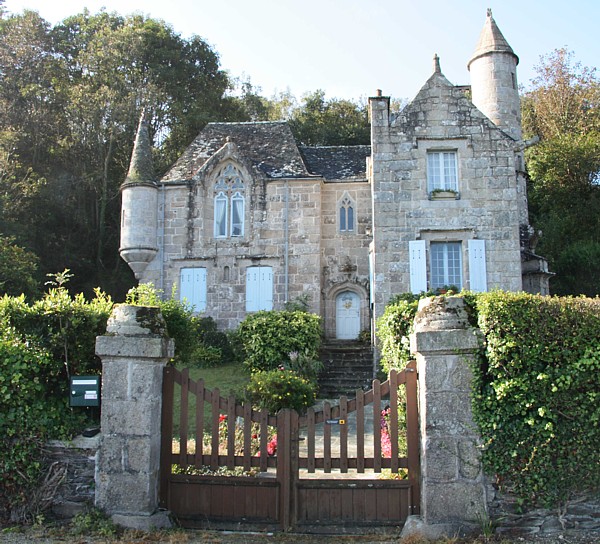 Bretagne-Architektur: Haus in St-Efflam.