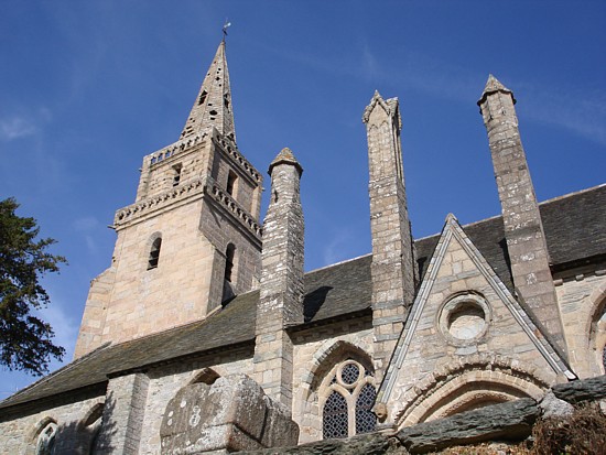 Lannion an der Bretagne-Nordküste: Die Kirche von Brélévenez.