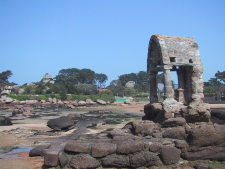 Bretagne Urlaub am Meer: Ploumanac'h an der Rosa Granitküste