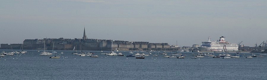 St-Malo an der Nordküste der Bretagne: Hafen und Ville-Close