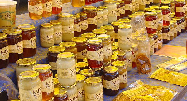 Bretagne - Markt Plestin-Les-Grèves: Honigsorten