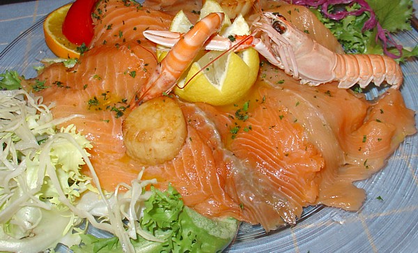 Lachs und Meeresfrüchte