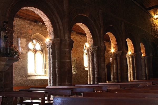 Bretagne-Architektur: Die Kirche St-Jacques in Perros-Guirec: Die Südfassade.sade.