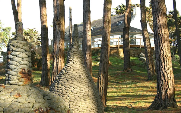 Zeitgenössische Kunst in der Bretagne: Anne Durez "Année lumière" Die Galerie du Dourven in Locquémeau an der Bretagne-Nordküste.