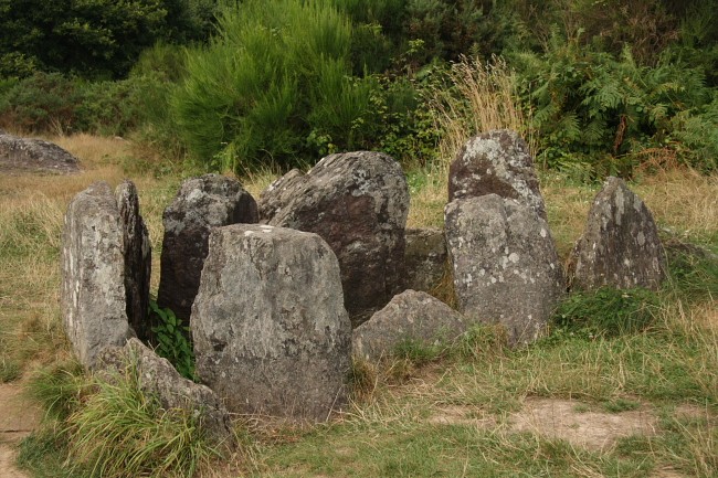 Der Wald von Paimpont in der Bretagne: Das Haus der Viviane im Zauberwald Bocéliande.